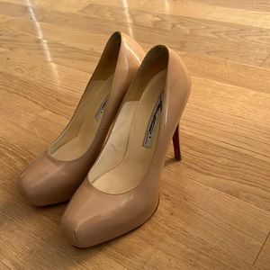 Brian Atwood like new nude pumps